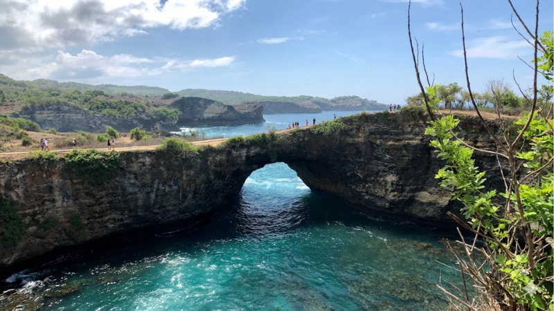 バリ島一人旅で静かな時間を過ごすビーチの風景