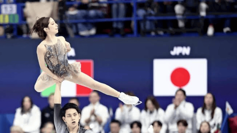 すべてを出し切り、涙を流す木原龍一。歓喜に沸くりくりゅう