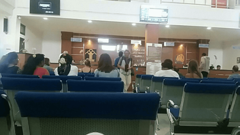 バリ島ビザ延長対面手続きの様子