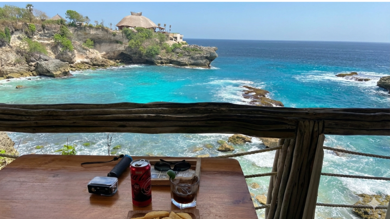 バリ島一人旅で何もしない時間を過ごす様子