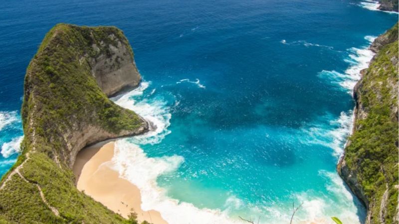 ペニダ島ケリンキングビーチの絶景