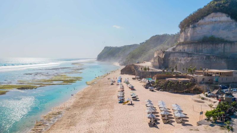 メラスティビーチの白砂ビーチ