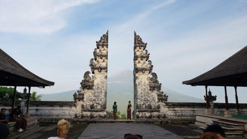 ルンプヤン寺院（天国の門）