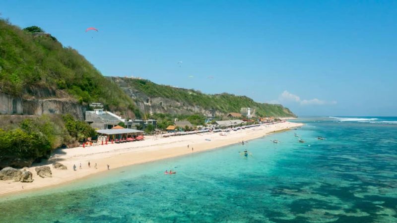 パンダワビーチと青い海