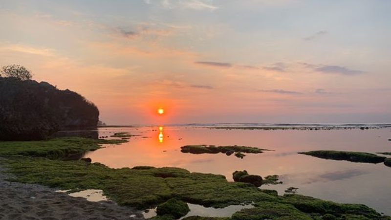 ビンギンビーチから見る夕日