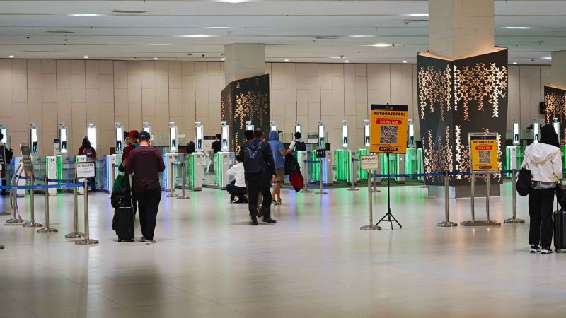 バリ島空港EVOA事前申告で 自動ゲート入国