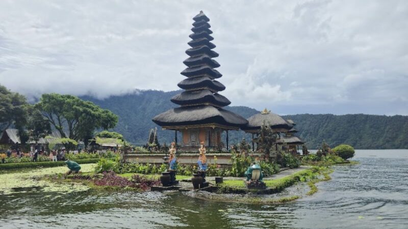 ウルン・ダヌ・ブラタン寺院