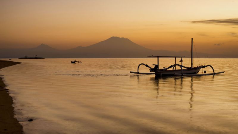 サヌールは離島の出発点