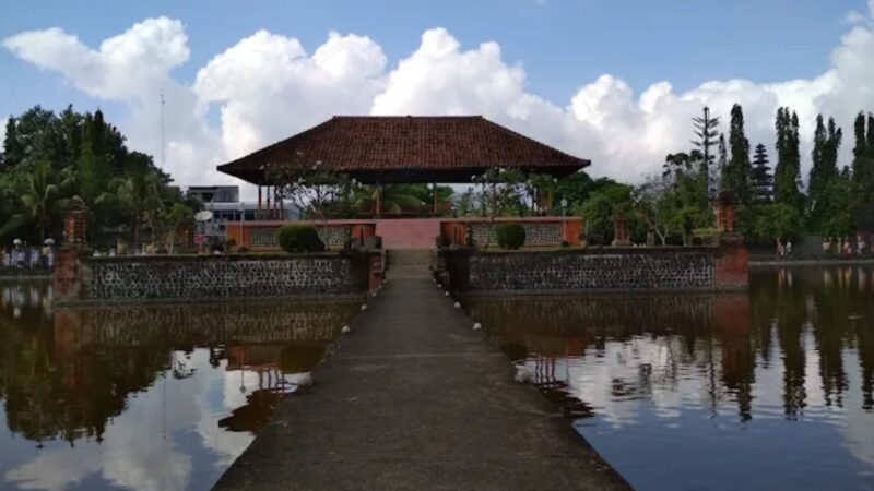 マヤウル水の宮殿